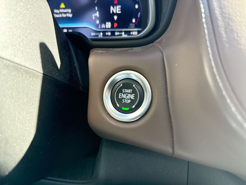 Chevrolet Tahoe Vehicle Full-screen Gallery Image 23