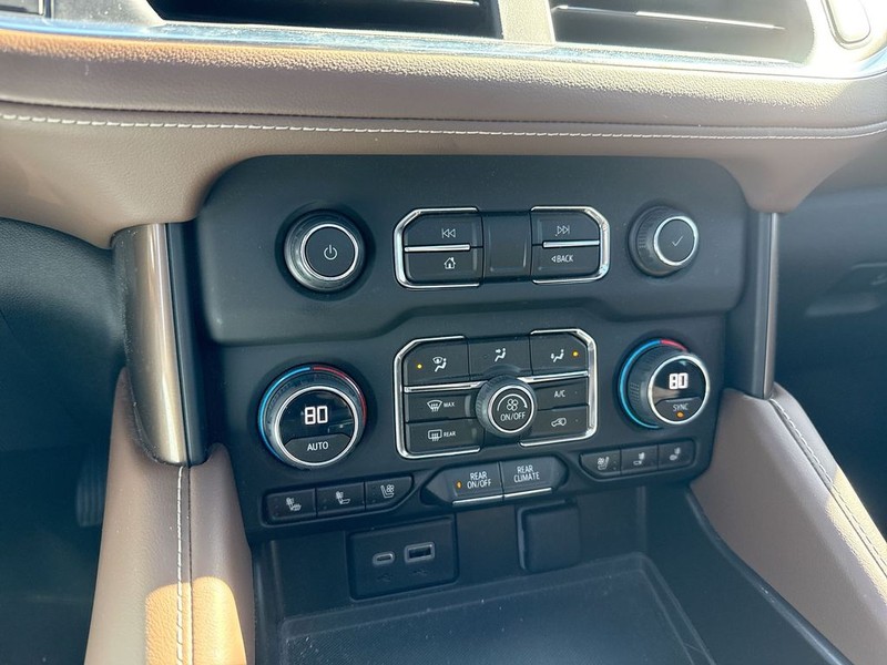 Chevrolet Tahoe Vehicle Full-screen Gallery Image 24