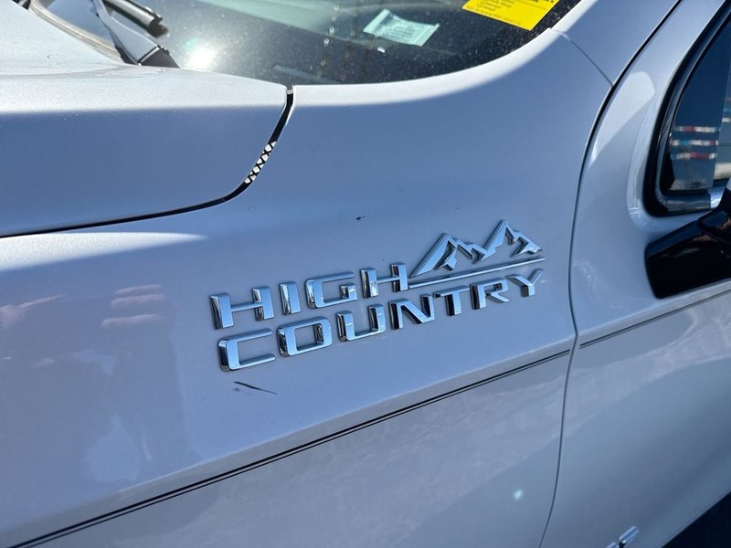 Chevrolet Tahoe Vehicle Full-screen Gallery Image 38