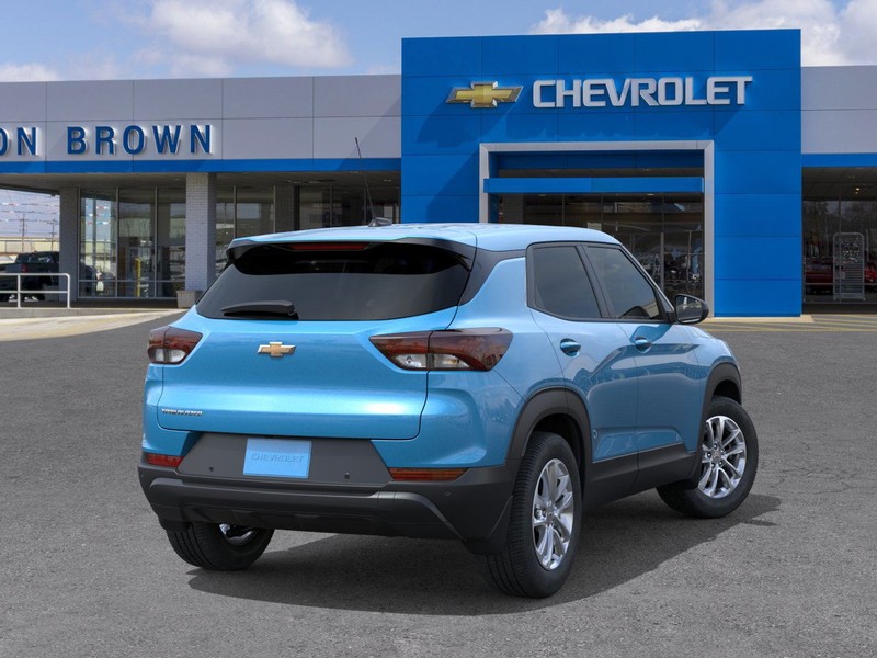 Chevrolet Trailblazer Vehicle Full-screen Gallery Image 4