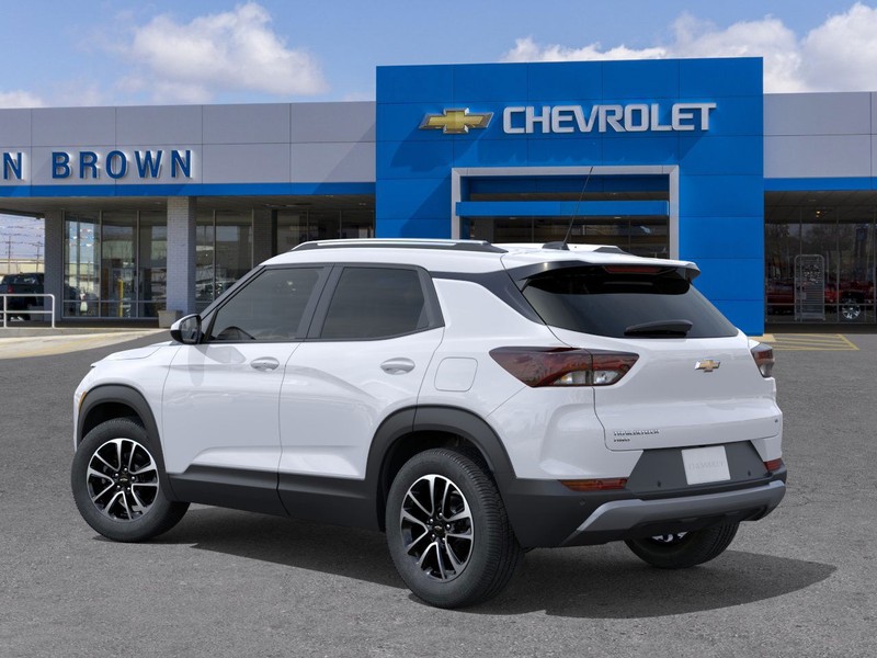 Chevrolet Trailblazer Vehicle Full-screen Gallery Image 3