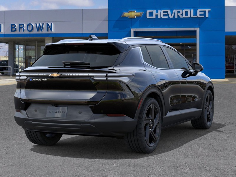 Chevrolet Equinox EV Vehicle Full-screen Gallery Image 4