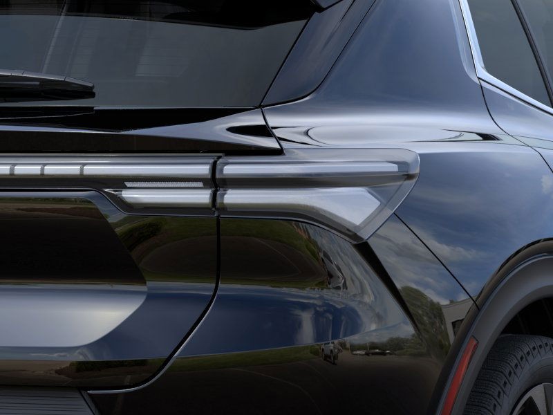 Chevrolet Equinox EV Vehicle Full-screen Gallery Image 11