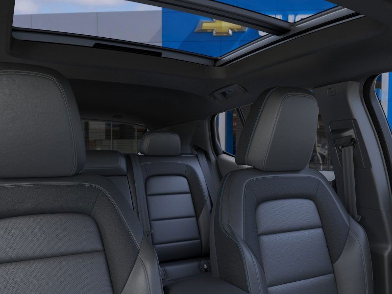 Chevrolet Equinox EV Vehicle Full-screen Gallery Image 24