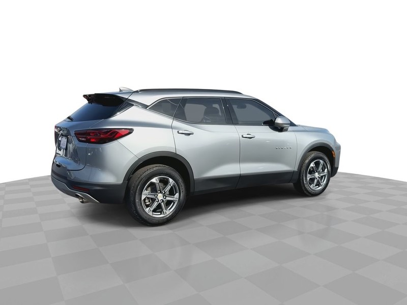 Chevrolet Blazer Vehicle Full-screen Gallery Image 09