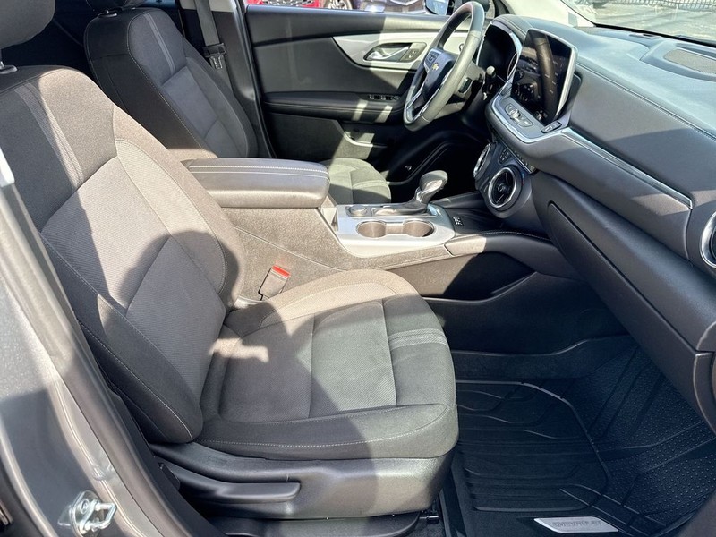 Chevrolet Blazer Vehicle Full-screen Gallery Image 28