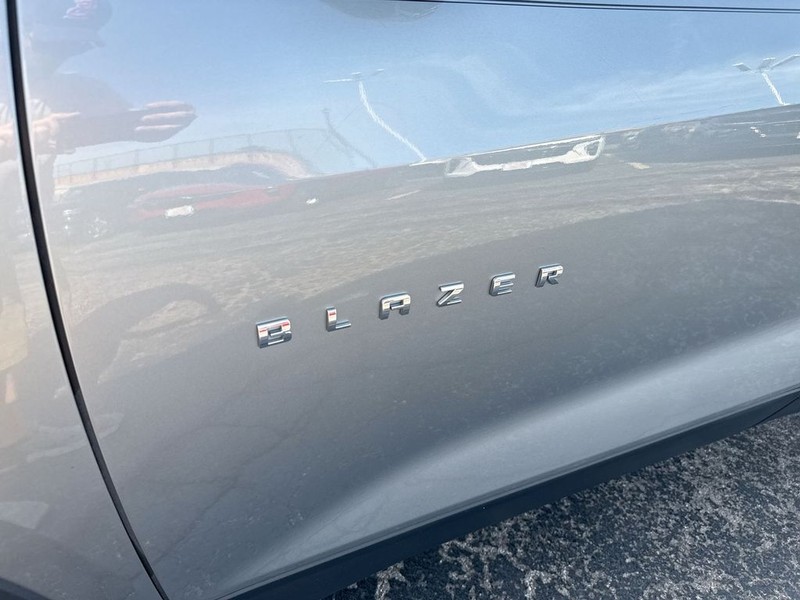 Chevrolet Blazer Vehicle Full-screen Gallery Image 32