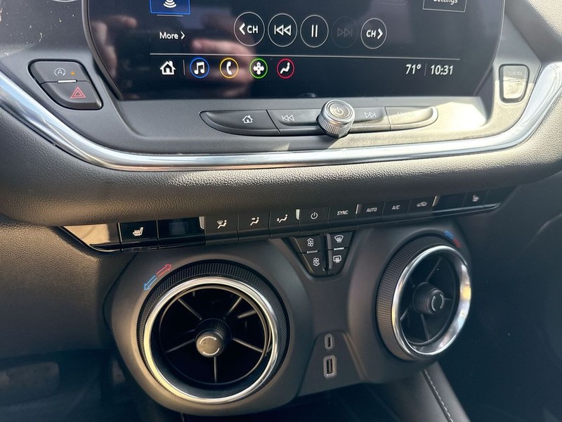 Chevrolet Blazer Vehicle Full-screen Gallery Image 35