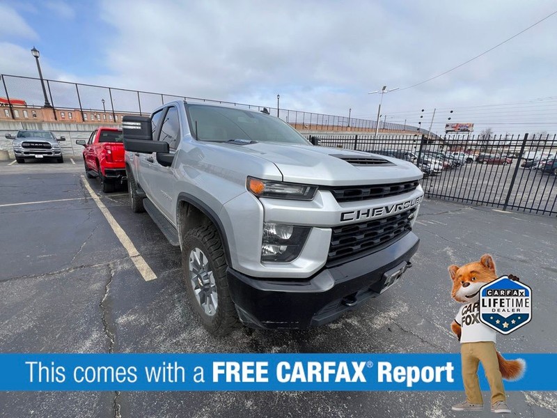 Chevrolet Silverado 2500HD Vehicle Full-screen Gallery Image 02