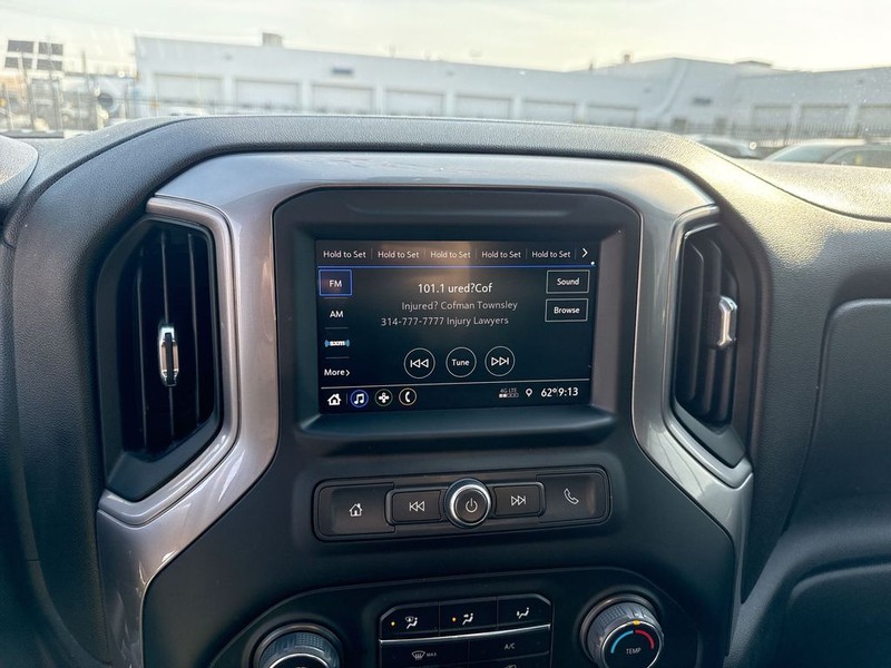 Chevrolet Silverado 2500HD Vehicle Full-screen Gallery Image 20