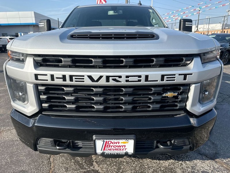 Chevrolet Silverado 2500HD Vehicle Full-screen Gallery Image 35