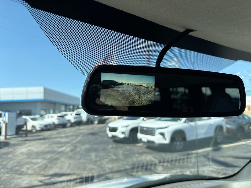 Chevrolet Express Passenger Vehicle Full-screen Gallery Image 21