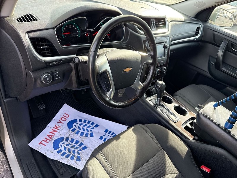 Chevrolet Traverse Vehicle Full-screen Gallery Image 17