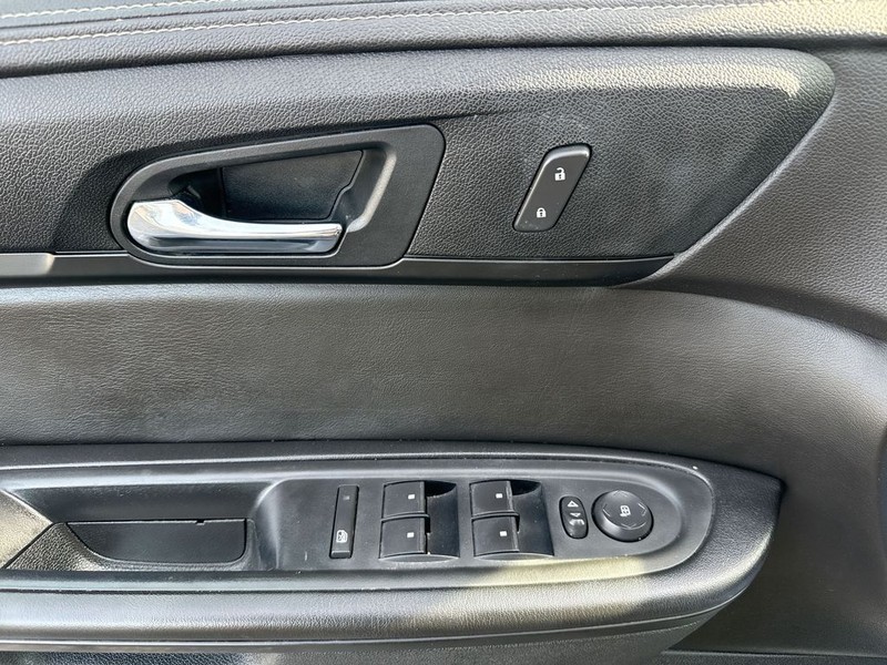 Chevrolet Traverse Vehicle Full-screen Gallery Image 28