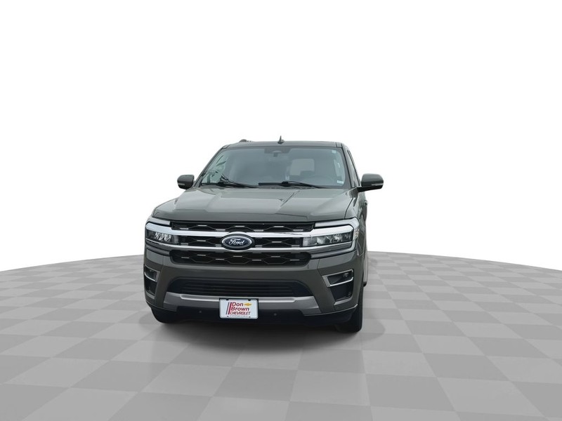 Ford Expedition Vehicle Full-screen Gallery Image 4