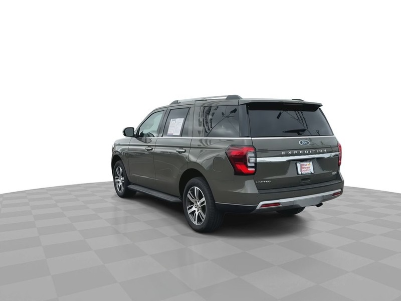 Ford Expedition Vehicle Full-screen Gallery Image 10