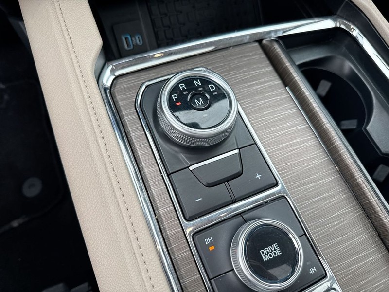 Ford Expedition Vehicle Full-screen Gallery Image 22