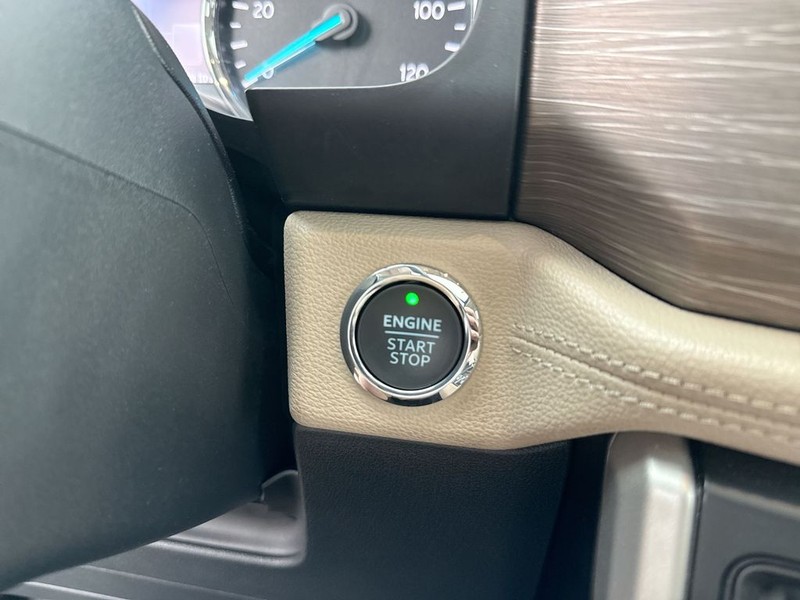 Ford Expedition Vehicle Full-screen Gallery Image 23