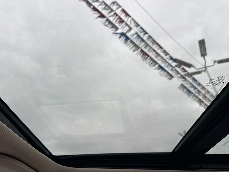 Ford Expedition Vehicle Full-screen Gallery Image 26