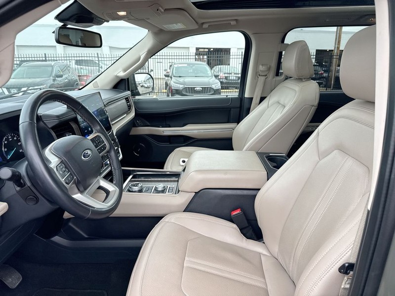 Ford Expedition Vehicle Full-screen Gallery Image 28