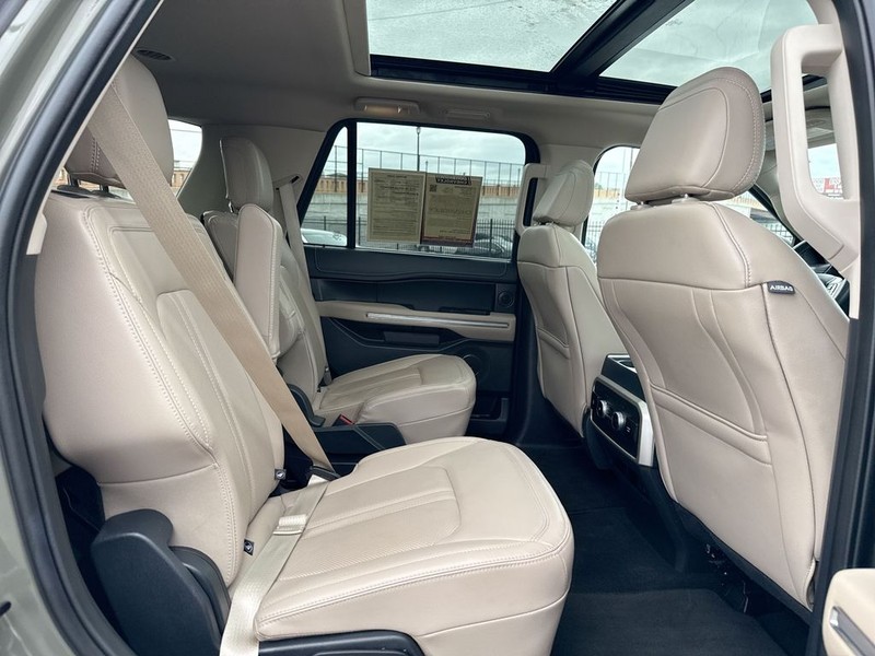 Ford Expedition Vehicle Full-screen Gallery Image 33