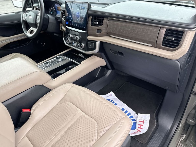 Ford Expedition Vehicle Full-screen Gallery Image 35