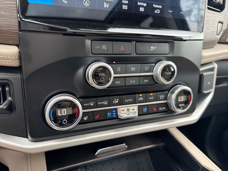 Ford Expedition Vehicle Full-screen Gallery Image 41