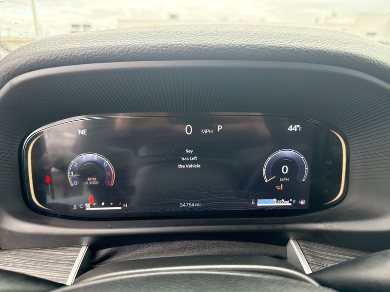 Jeep Wagoneer L Vehicle Full-screen Gallery Image 19