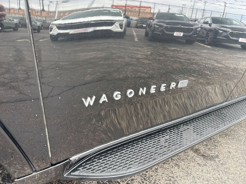 Jeep Wagoneer L Vehicle Full-screen Gallery Image 37