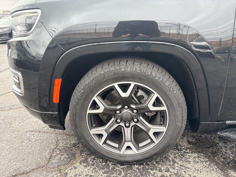 Jeep Wagoneer L Vehicle Full-screen Gallery Image 38