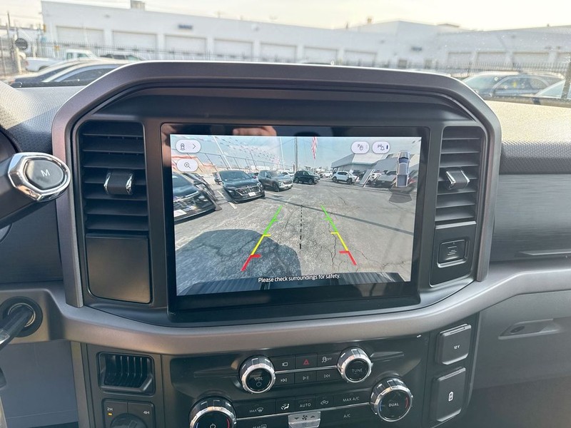 Ford F-150 Vehicle Full-screen Gallery Image 21