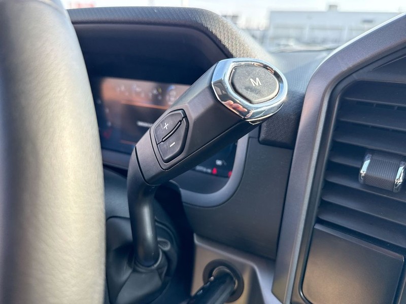 Ford F-150 Vehicle Full-screen Gallery Image 22