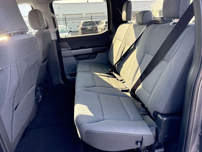 Ford F-150 Vehicle Full-screen Gallery Image 29