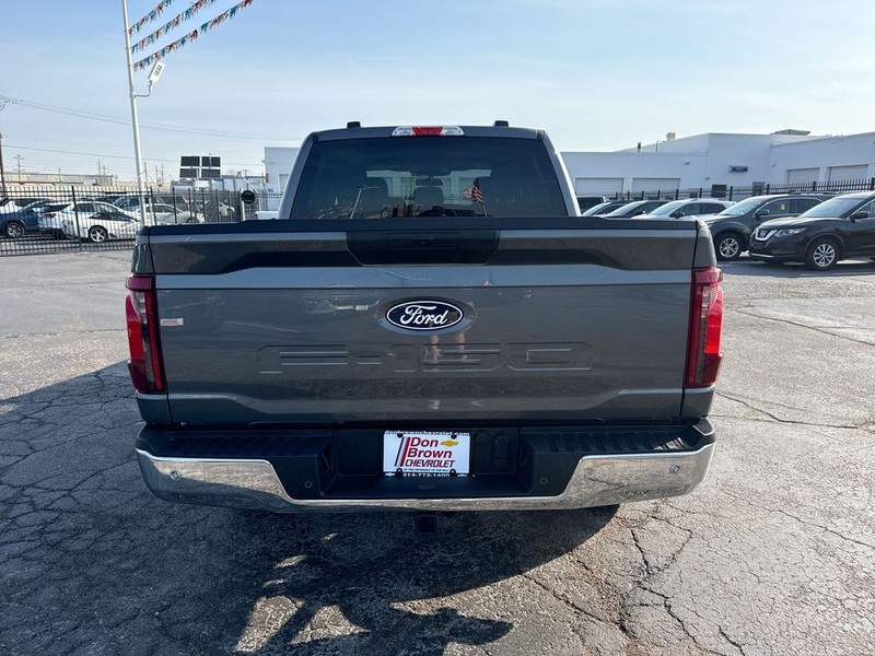 Ford F-150 Vehicle Full-screen Gallery Image 30