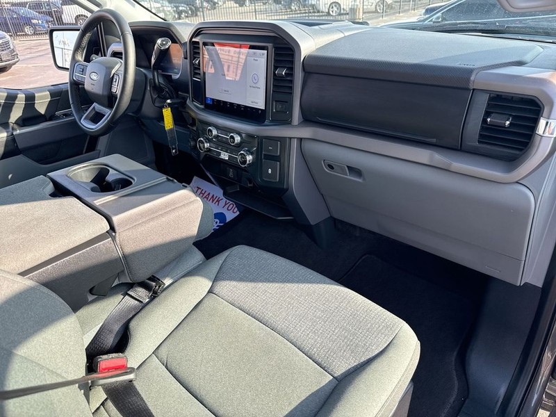 Ford F-150 Vehicle Full-screen Gallery Image 33