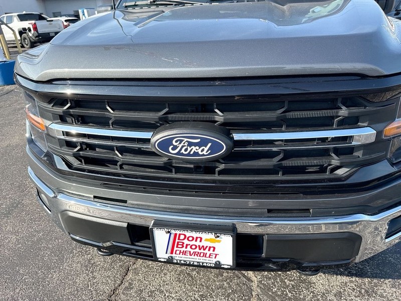 Ford F-150 Vehicle Full-screen Gallery Image 35