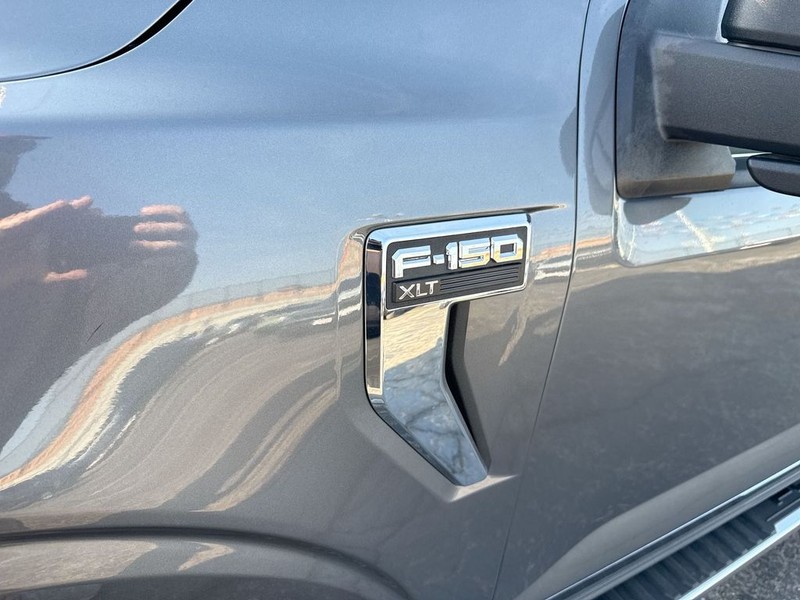 Ford F-150 Vehicle Full-screen Gallery Image 36