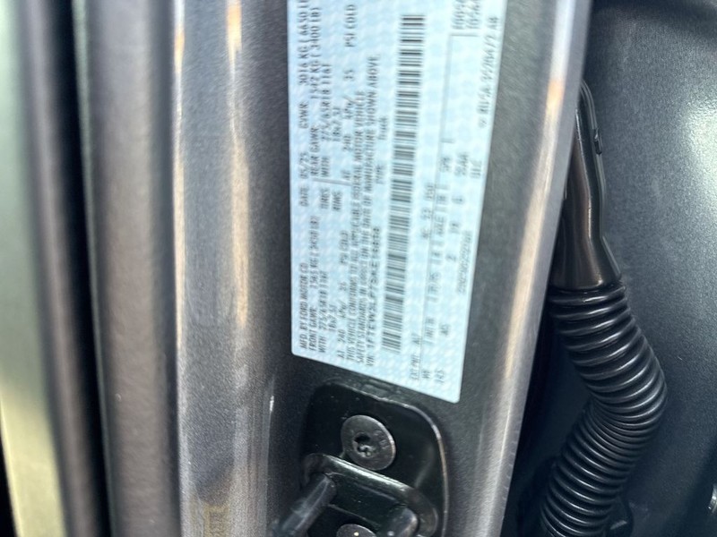 Ford F-150 Vehicle Full-screen Gallery Image 38