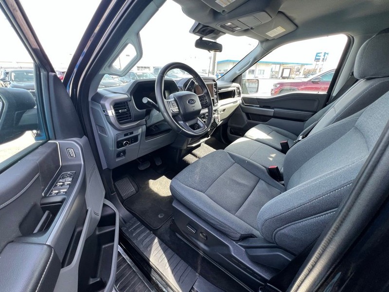 Ford F-150 Vehicle Full-screen Gallery Image 7