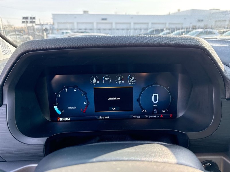 Ford F-150 Vehicle Full-screen Gallery Image 18