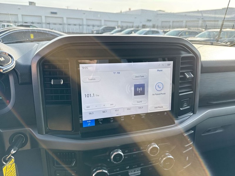 Ford F-150 Vehicle Full-screen Gallery Image 20