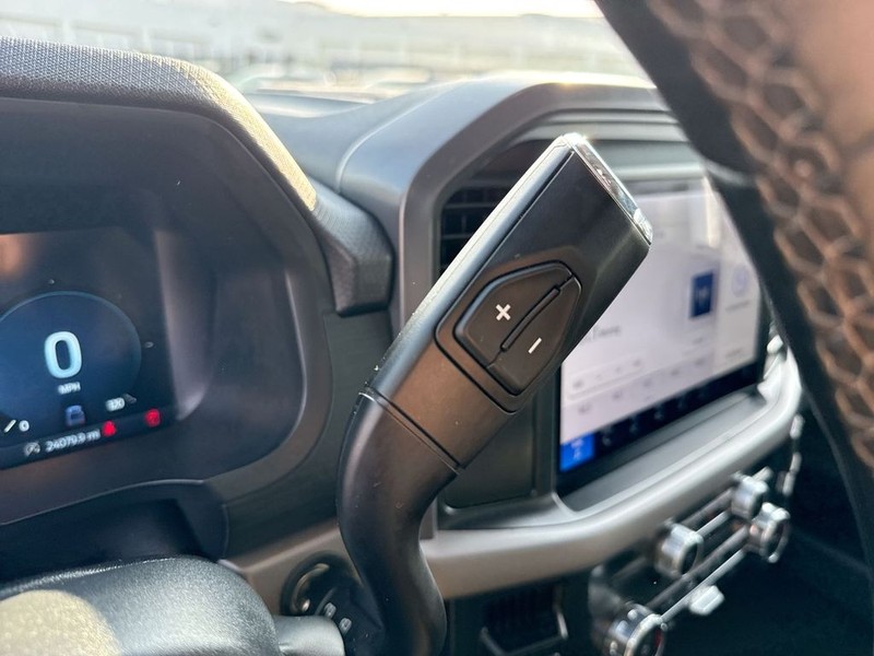 Ford F-150 Vehicle Full-screen Gallery Image 22