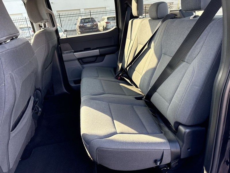 Ford F-150 Vehicle Full-screen Gallery Image 30