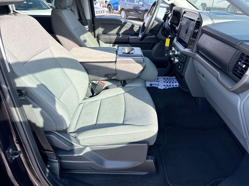 Ford F-150 Vehicle Full-screen Gallery Image 33