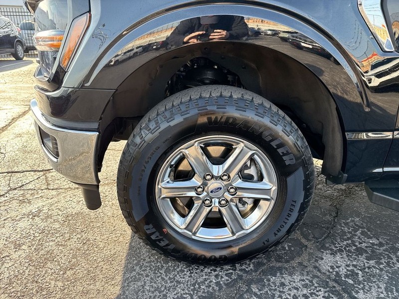 Ford F-150 Vehicle Full-screen Gallery Image 38