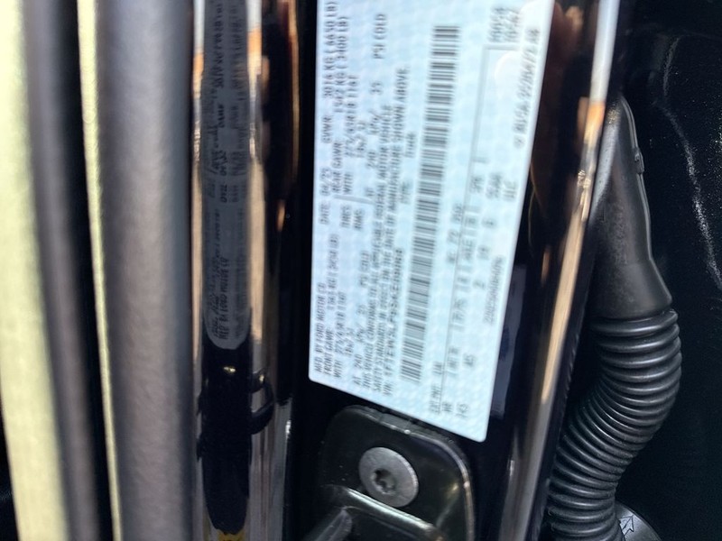 Ford F-150 Vehicle Full-screen Gallery Image 39