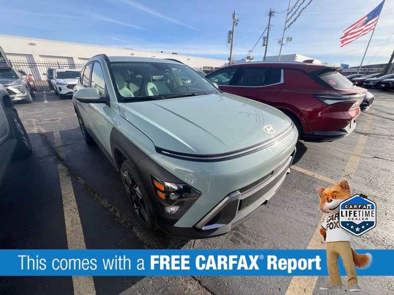 Hyundai Kona Vehicle Full-screen Gallery Image 3