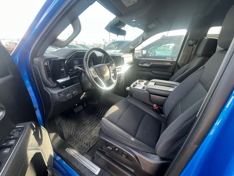 Chevrolet Silverado 1500 Vehicle Full-screen Gallery Image 7