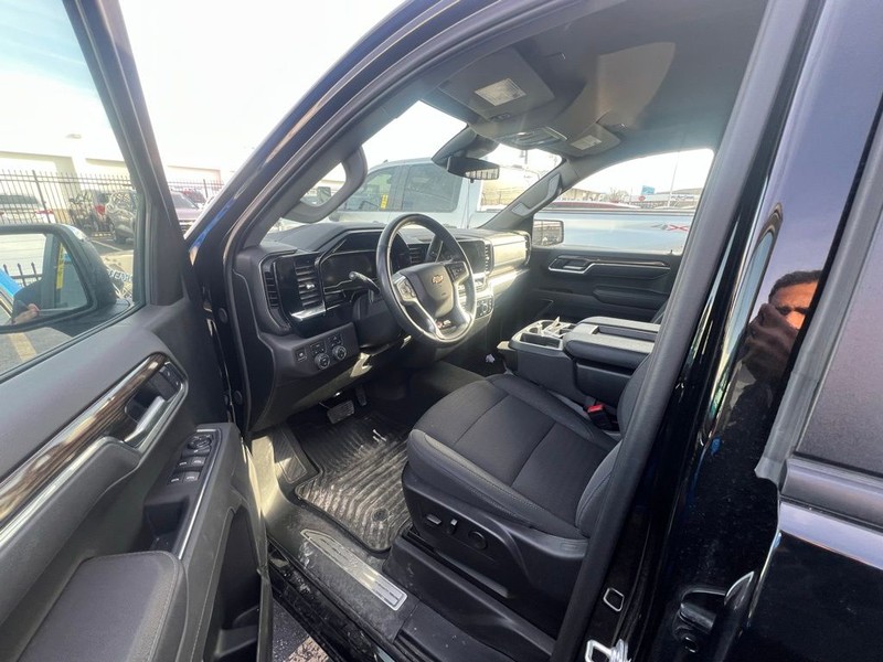 Chevrolet Silverado 1500 Vehicle Full-screen Gallery Image 7