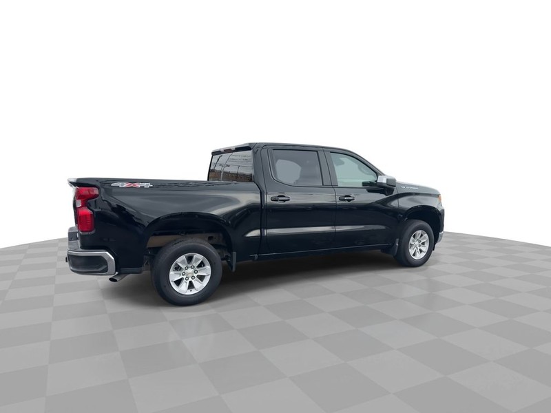 Chevrolet Silverado 1500 Vehicle Full-screen Gallery Image 13